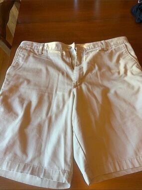Men's Flat-Front Cream Casual Shorts